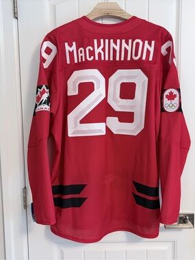 BNWT Authentic Bauer 2026 Olympics Canada Nathan MacKinnon Semi Pro Jersey 54